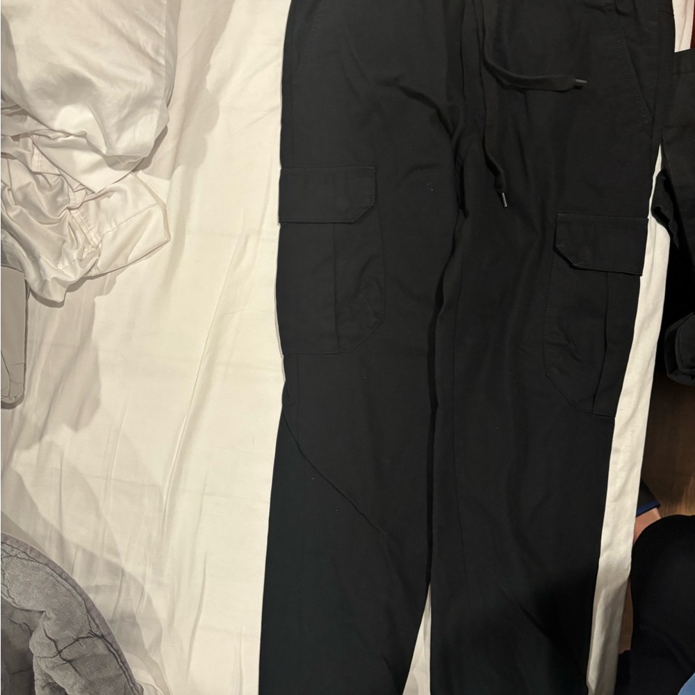 Mossimo Supply Co. Men's Black Cargo Pants size small